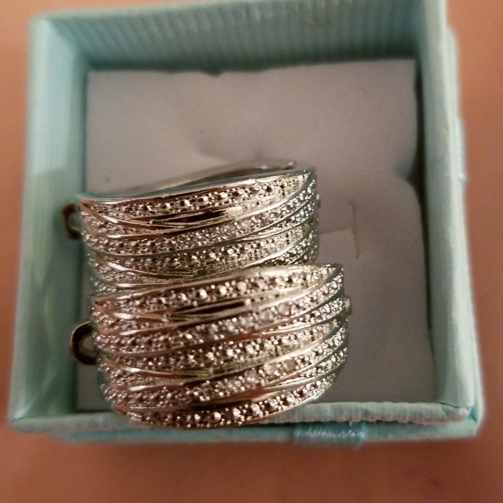 Amazing White Sapphire Silver Hoops - Picture 4 of 7